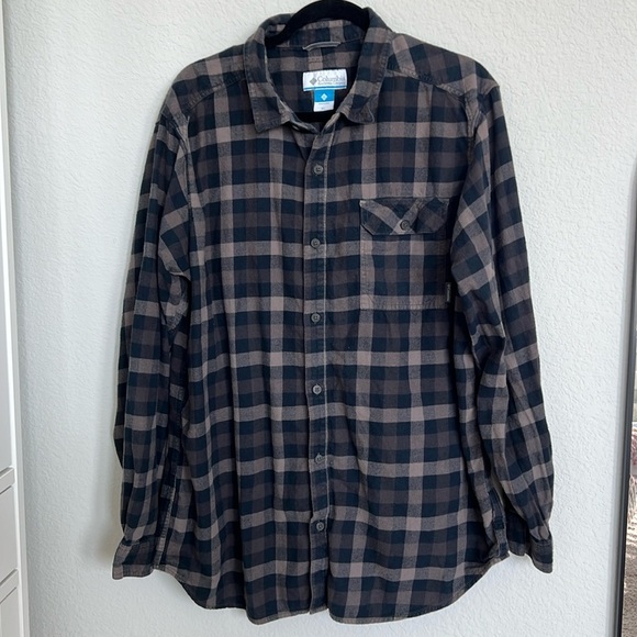 Columbia Men's Black & Grey Button Down Flannel Shirt - Picture 1 of 5
